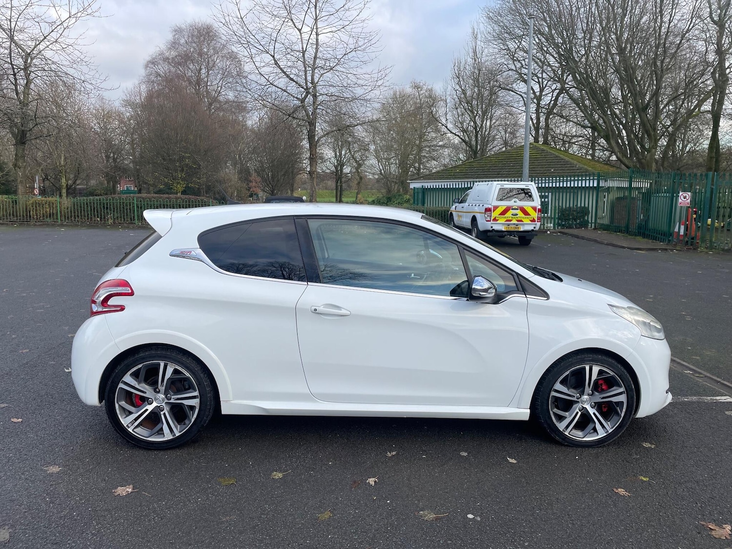 Used Peugeot 208 2013 for sale - 76802163: Photo 9