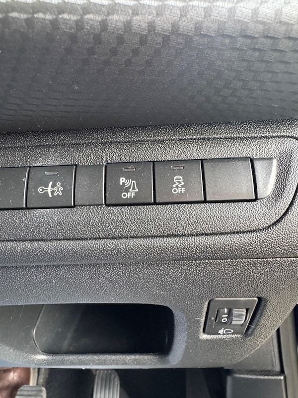 Used Peugeot 208 2016 for sale - 76251128: Photo 25