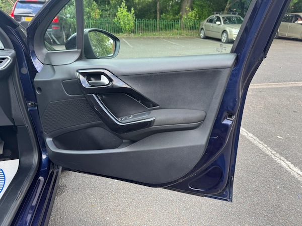 Used Peugeot 208 2016 for sale - 76251128: Photo 28