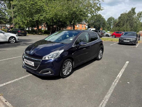 Used Peugeot 208 2016 for sale - 76251128: Photo 5