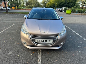 Used Peugeot 208 2014 for sale - 76060727: Photo