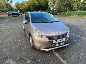 Used Peugeot 208 2014 for sale - 76060727: Photo