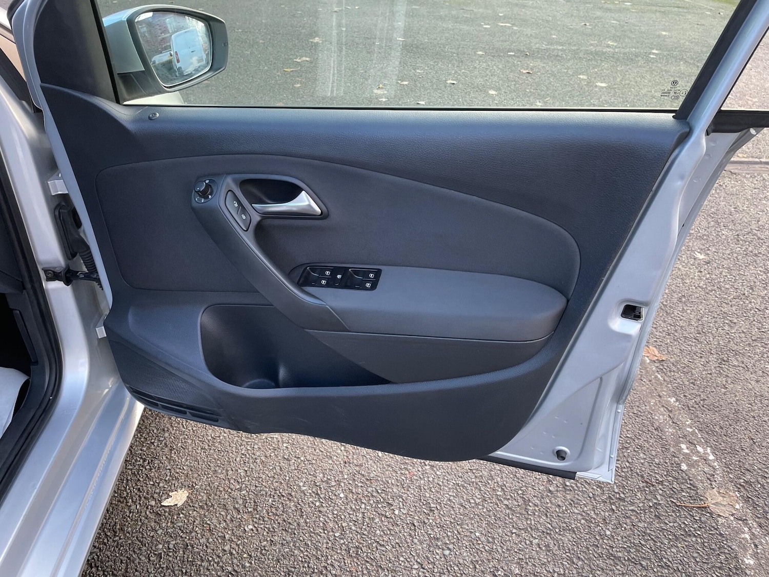 Used Volkswagen Polo 2011 for sale - 76802419: Photo 26