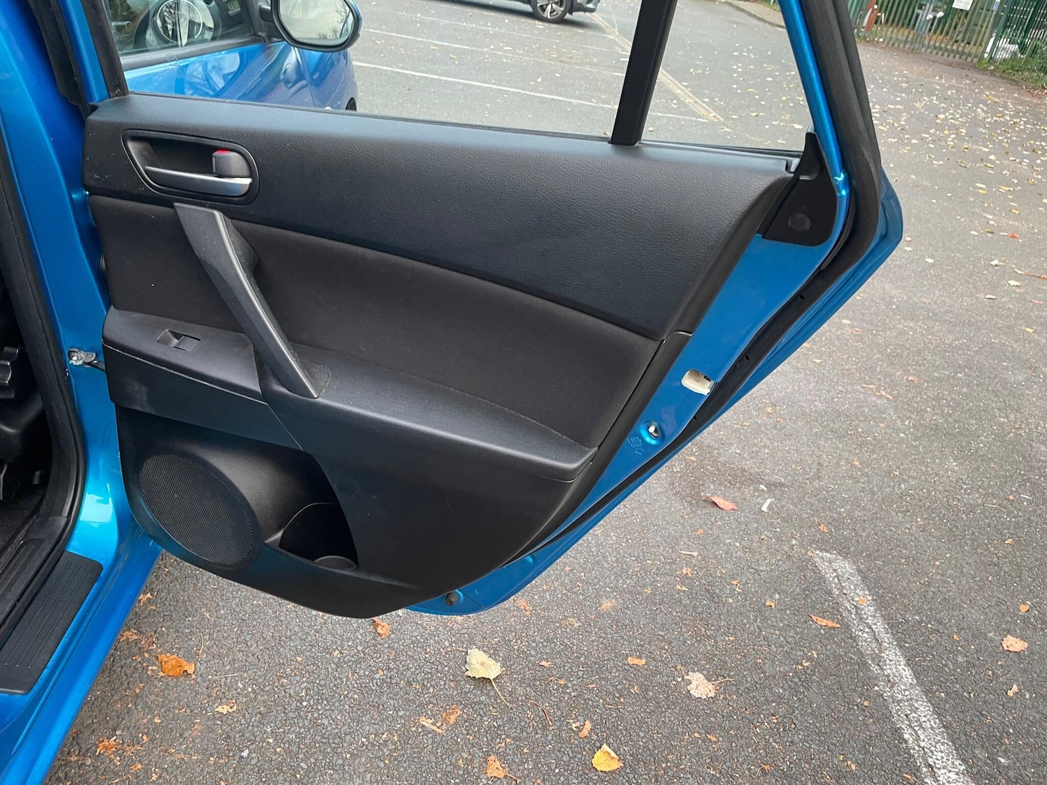 Used Mazda Mazda3 2010 for sale - 76283058: Photo 21