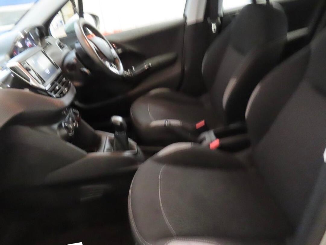 Used Peugeot 208 2015 for sale - 76561280: Photo 2