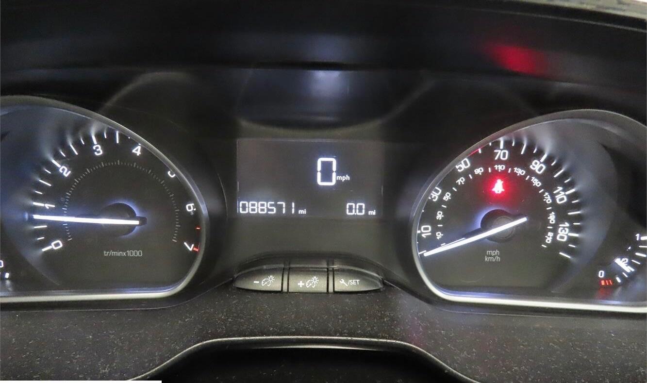 Used Peugeot 208 2015 for sale - 76561280: Photo 3