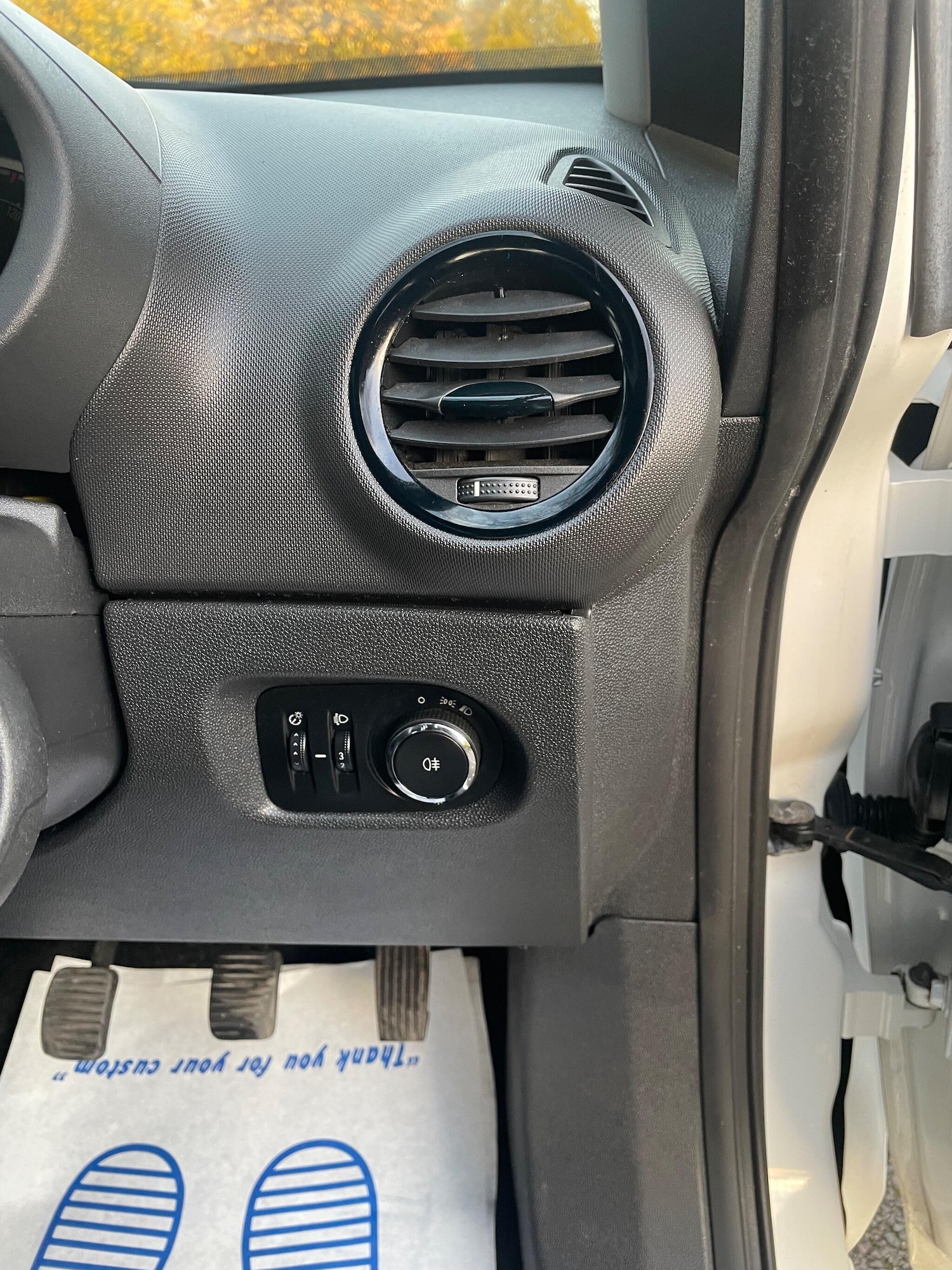 Used Vauxhall Corsa 2011 for sale - 76499127: Photo 20