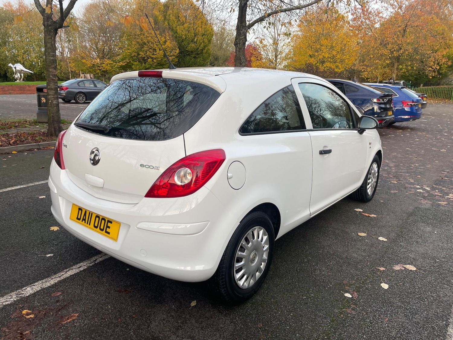 Used Vauxhall Corsa 2011 for sale - 76499127: Photo 4