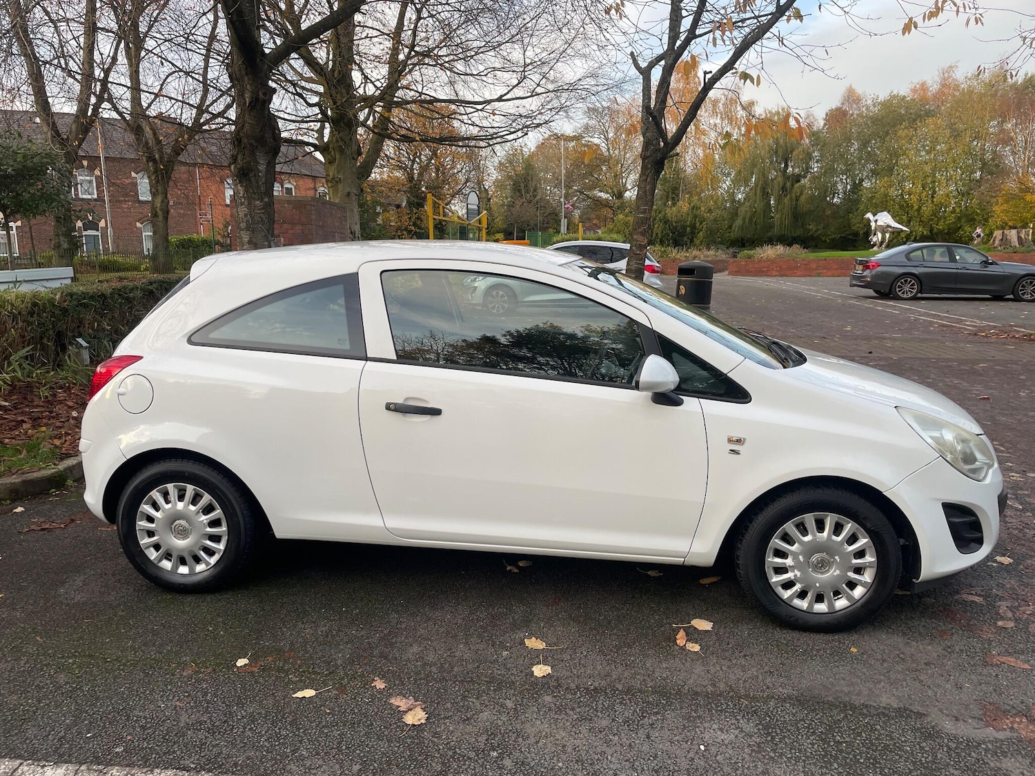 Used Vauxhall Corsa 2011 for sale - 76499127: Photo 8