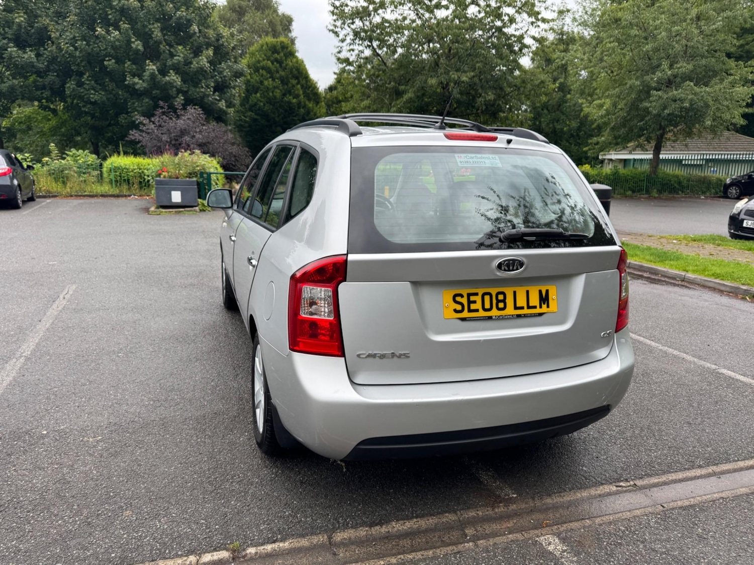 Used Kia Carens for sale - 76440300: Photo 11