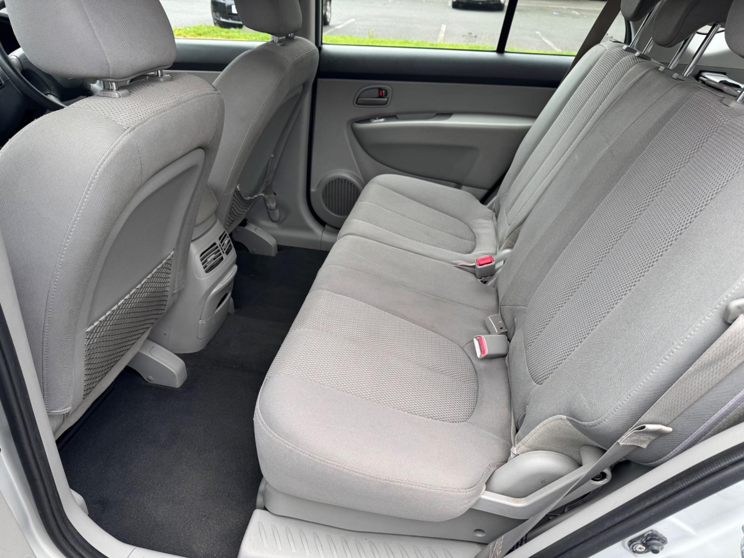 Used Kia Carens for sale - 76440300: Photo 21