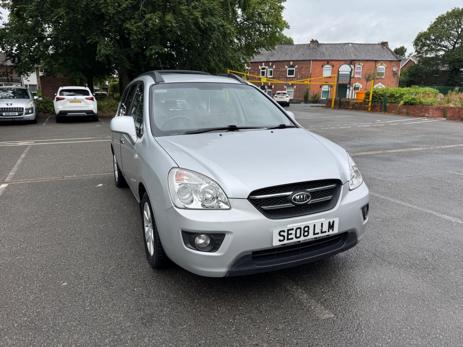 Used Kia Carens for sale - 76440300: Photo 3