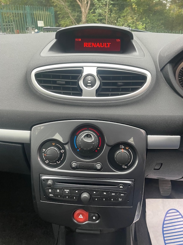 Used Renault Clio 2011 for sale - 76317852: Photo 13