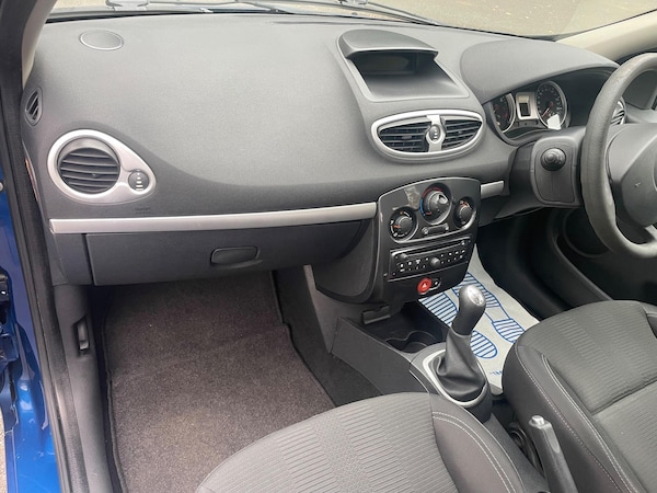 Used Renault Clio 2011 for sale - 76317852: Photo 18