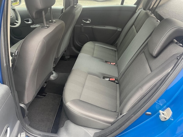 Used Renault Clio 2011 for sale - 76317852: Photo 20