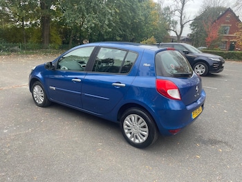 Used Renault Clio 2011 for sale - 76317852: Photo