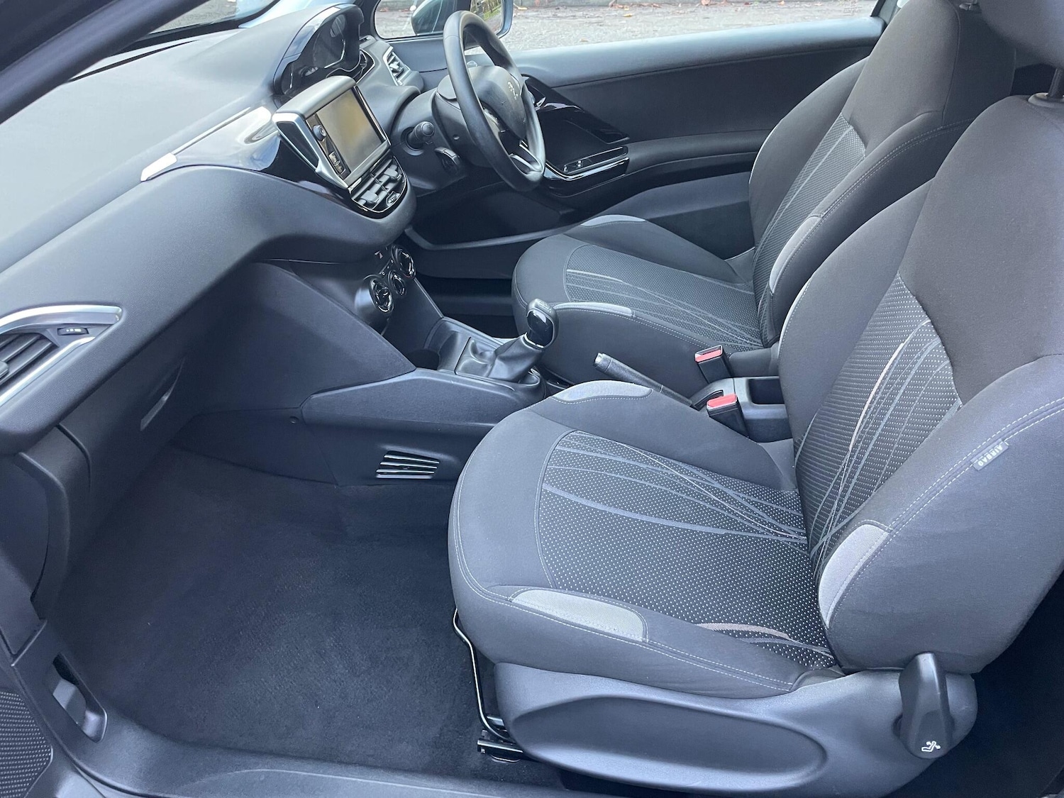 Used Peugeot 208 2012 for sale - 76522039: Photo 16