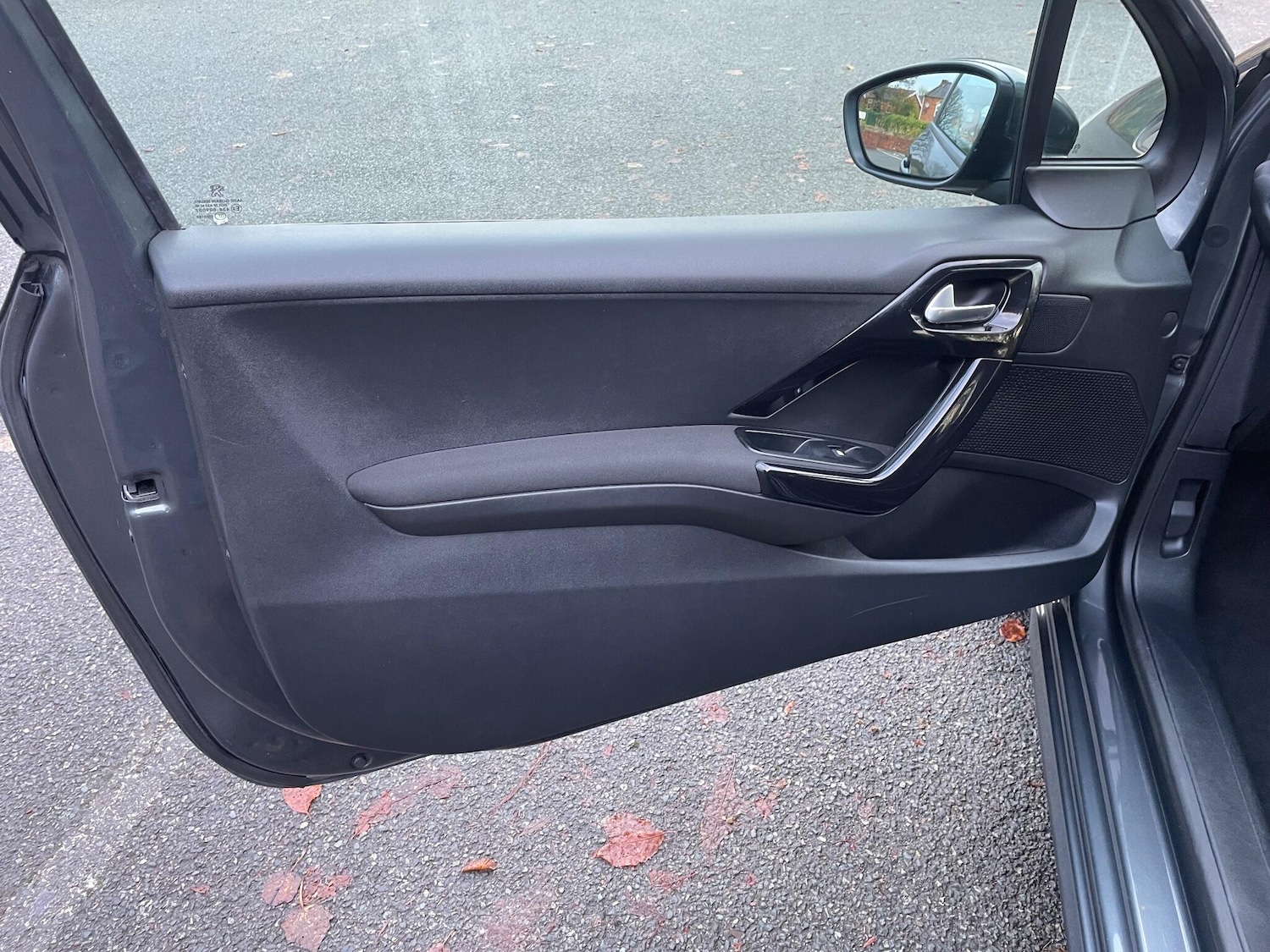 Used Peugeot 208 2012 for sale - 76522039: Photo 25