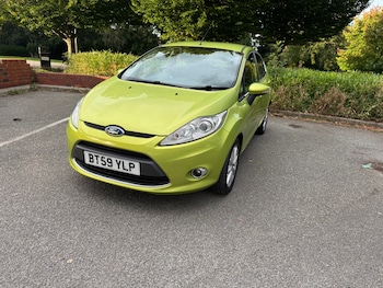 2010 (59) - 1.25 Zetec 5dr [82]