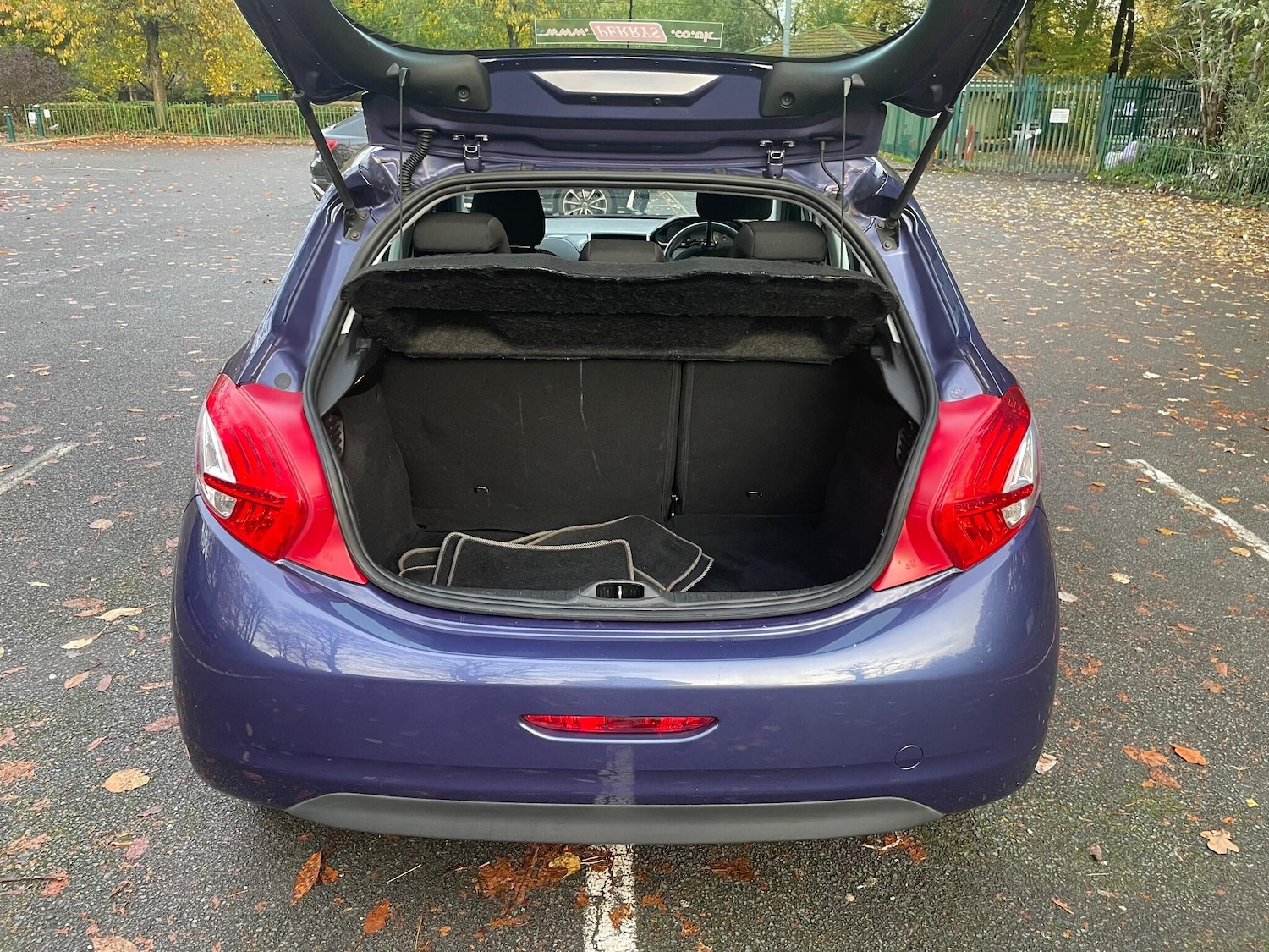 Used Peugeot 208 2014 for sale - 76512522: Photo 13