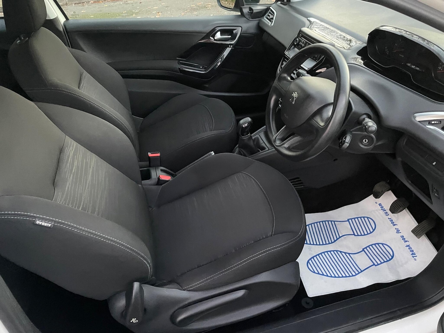 Used Peugeot 208 2014 for sale - 76597013: Photo 13