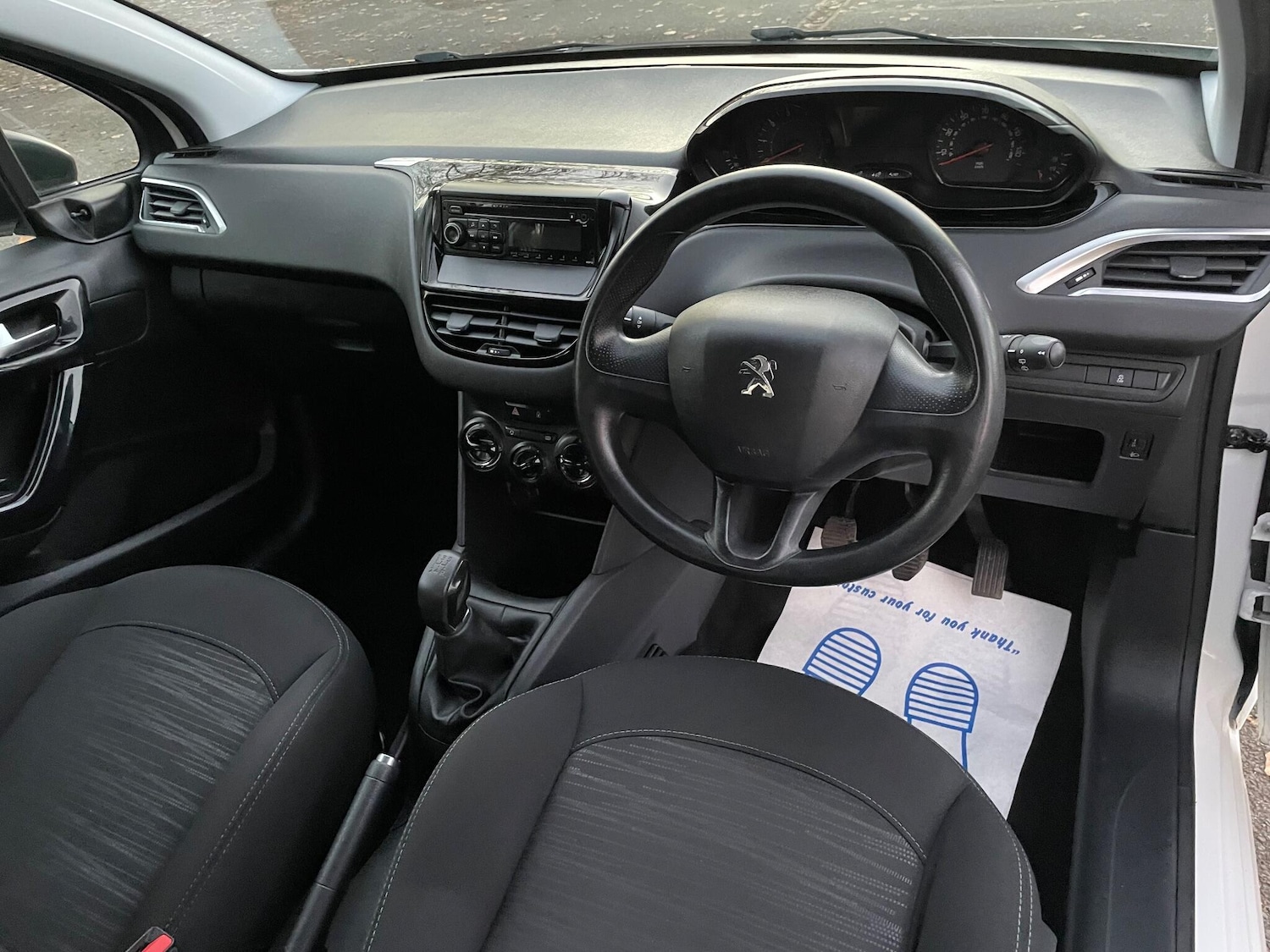 Used Peugeot 208 2014 for sale - 76597013: Photo 14