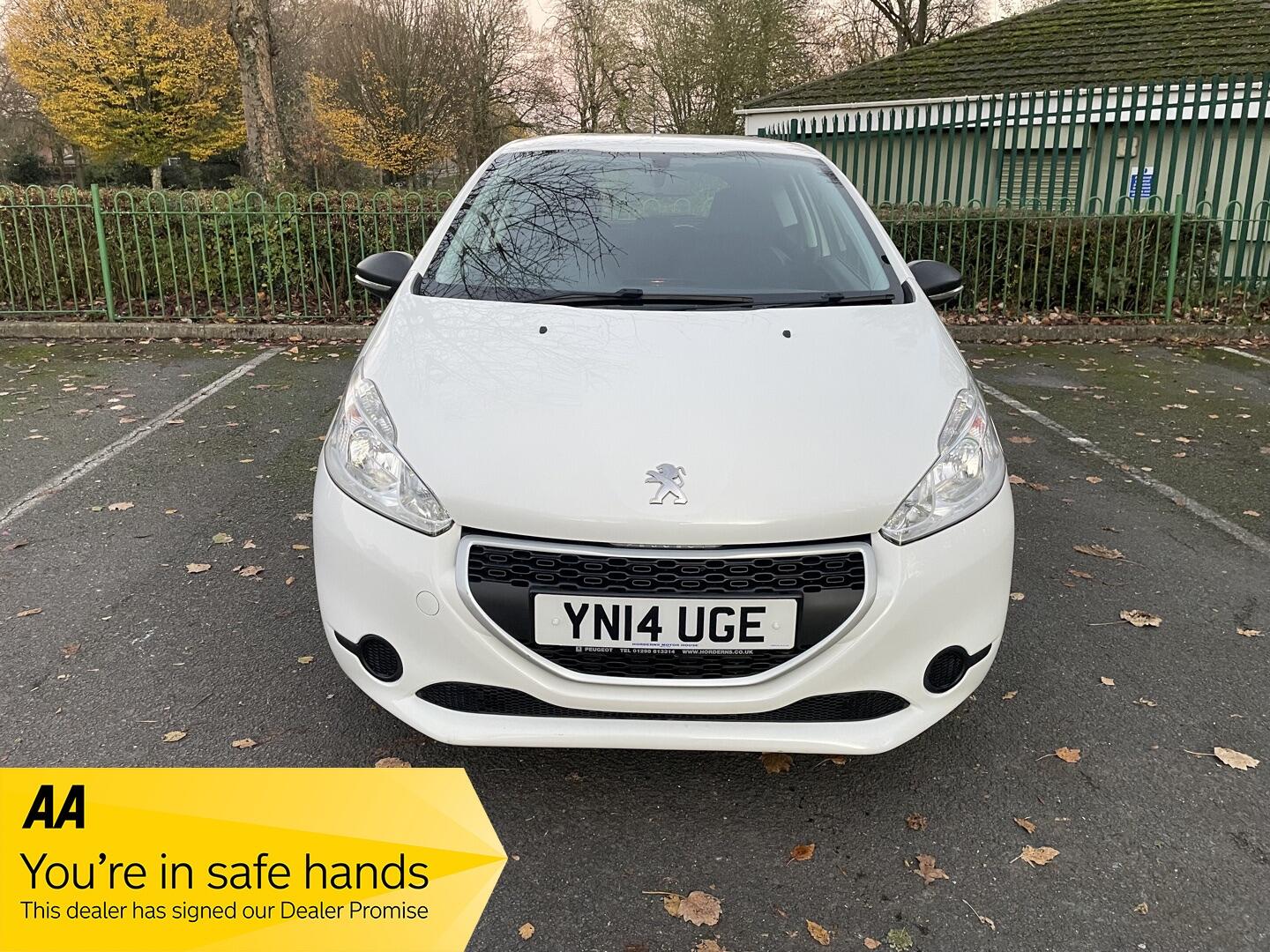 Used Peugeot 208 2014 for sale - 76597013: Photo 2