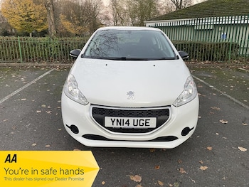 Used Peugeot 208 2014 for sale - 76597013: Photo