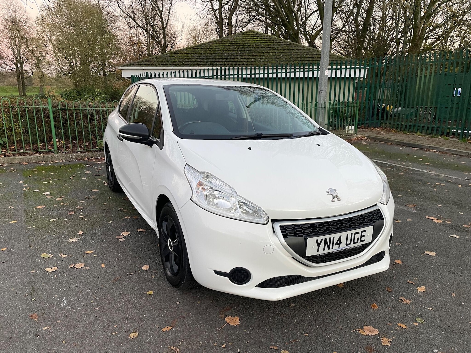 Used Peugeot 208 2014 for sale - 76597013: Photo 3