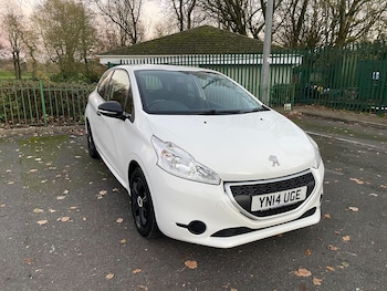 Used Peugeot 208 2014 for sale - 76597013: Photo