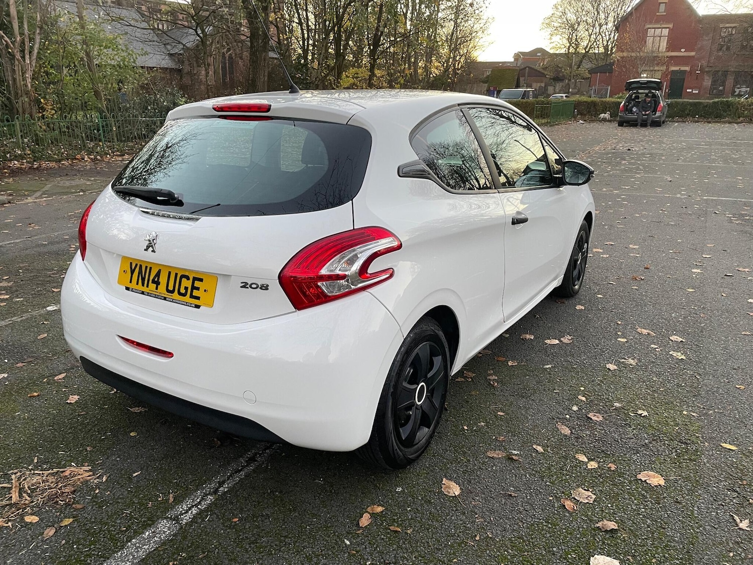 Used Peugeot 208 2014 for sale - 76597013: Photo 4