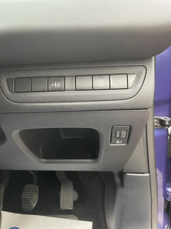 Used Peugeot 208 2013 for sale - 76239661: Photo 24