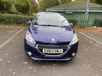 Used Peugeot 208 2013 for sale - 76239661: Photo 2