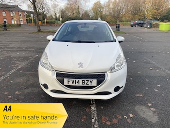 Used Peugeot 208 2014 for sale - 76671436: Photo