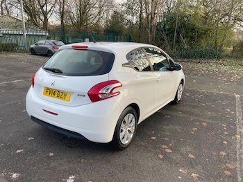 Used Peugeot 208 2014 for sale - 76671436: Photo