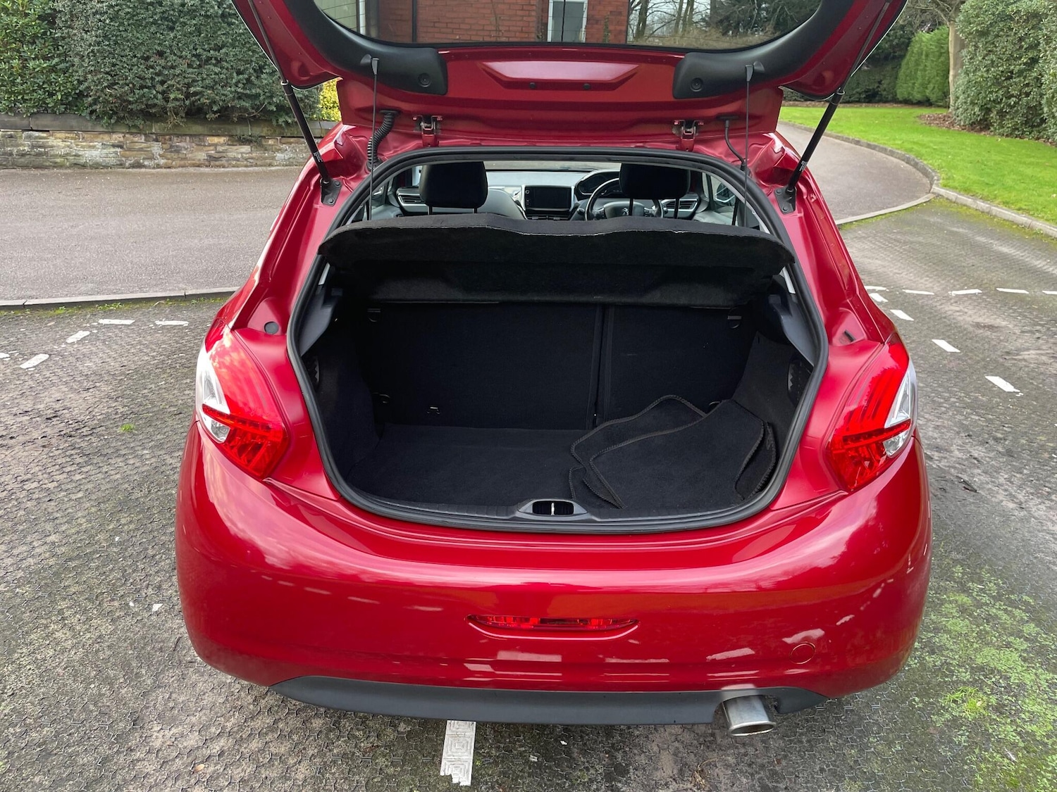 Used Peugeot 208 2012 for sale - 76926326: Photo 13