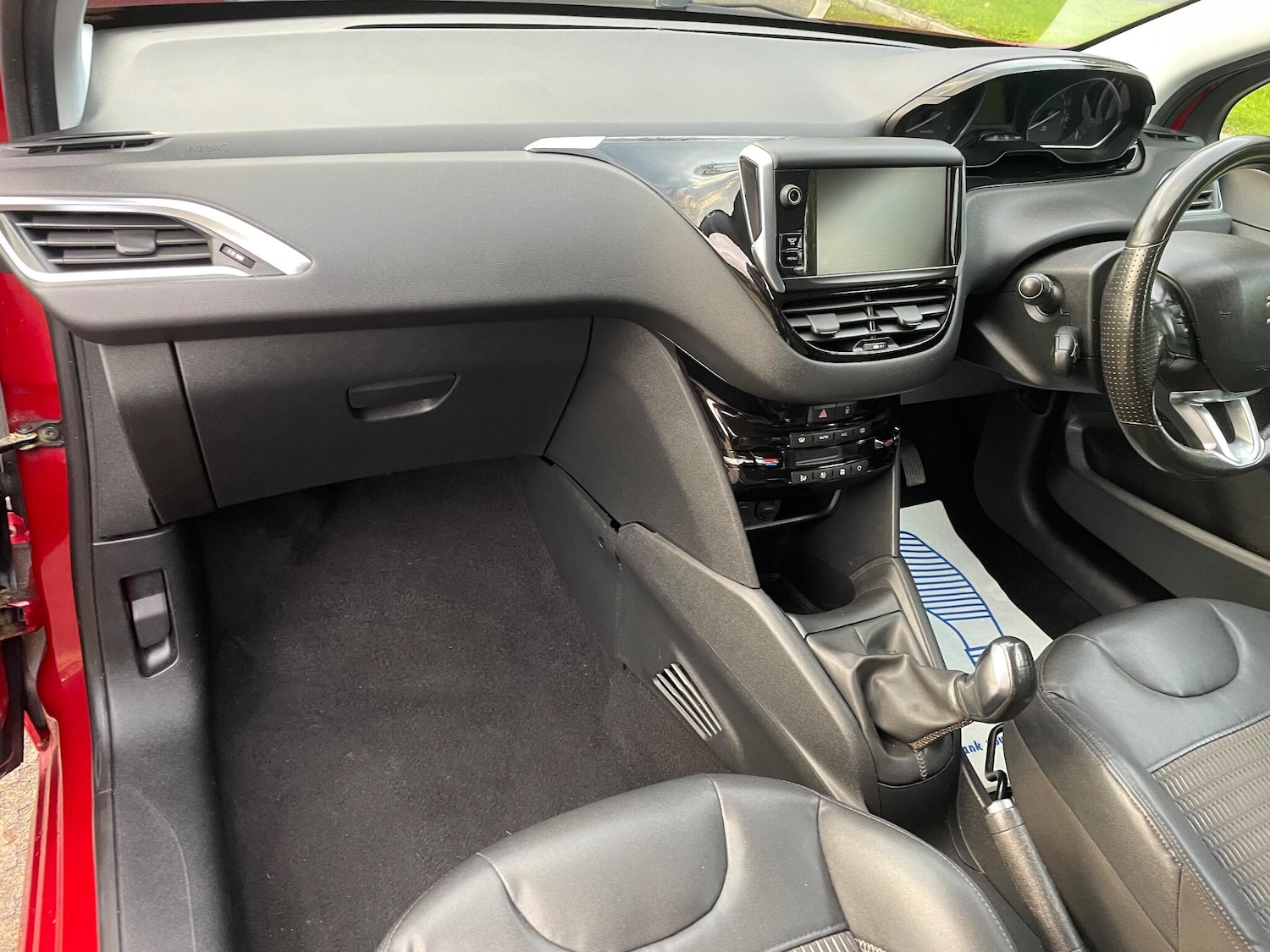 Used Peugeot 208 2012 for sale - 76926326: Photo 17