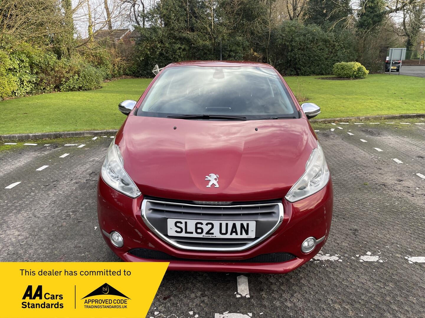 Used Peugeot 208 2012 for sale - 76926326: Photo 2