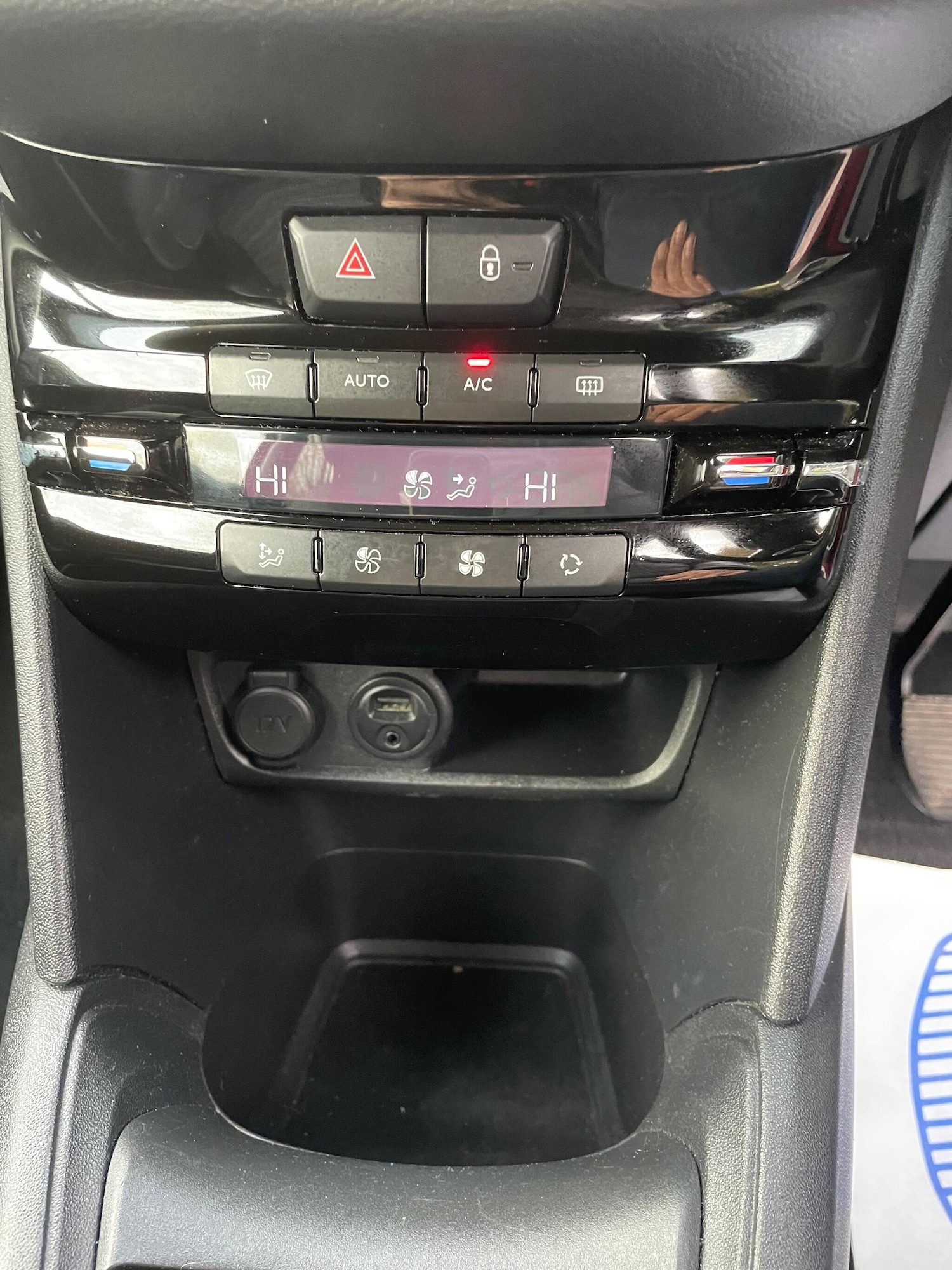 Used Peugeot 208 2012 for sale - 76926326: Photo 20