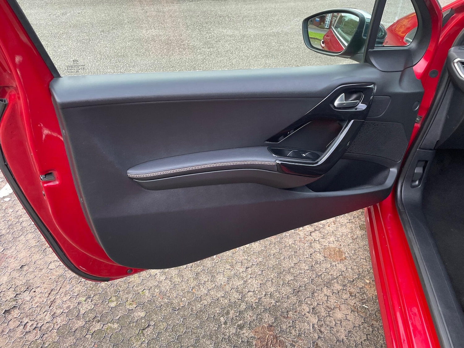 Used Peugeot 208 2012 for sale - 76926326: Photo 25