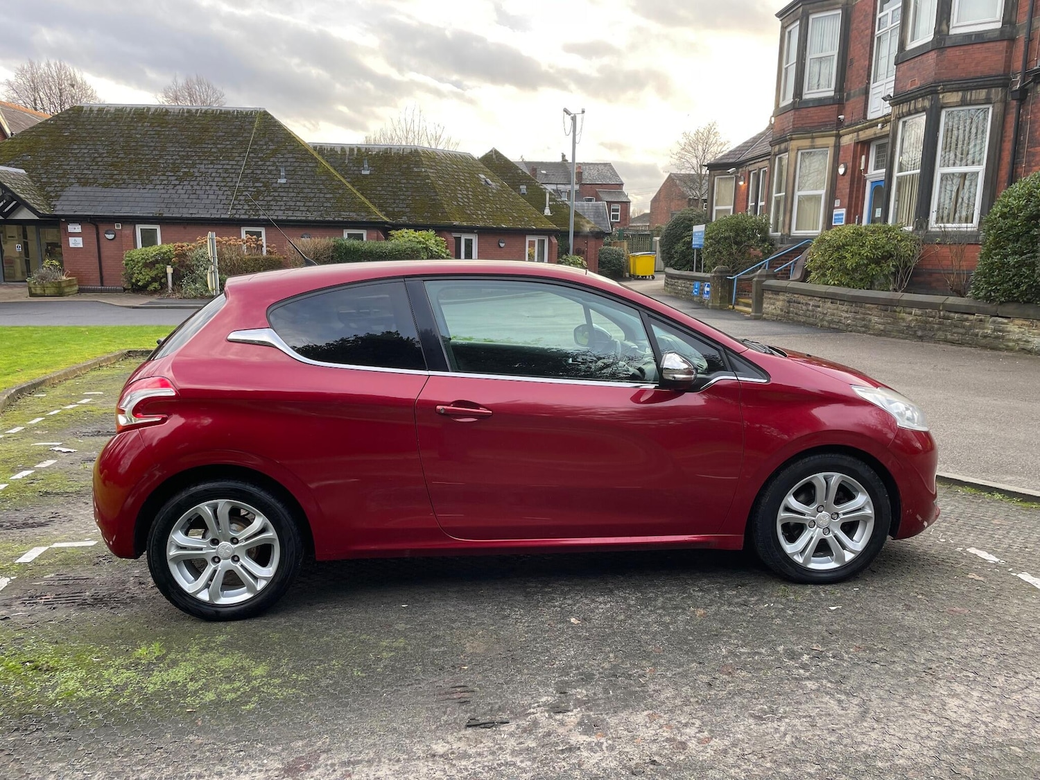 Used Peugeot 208 2012 for sale - 76926326: Photo 9