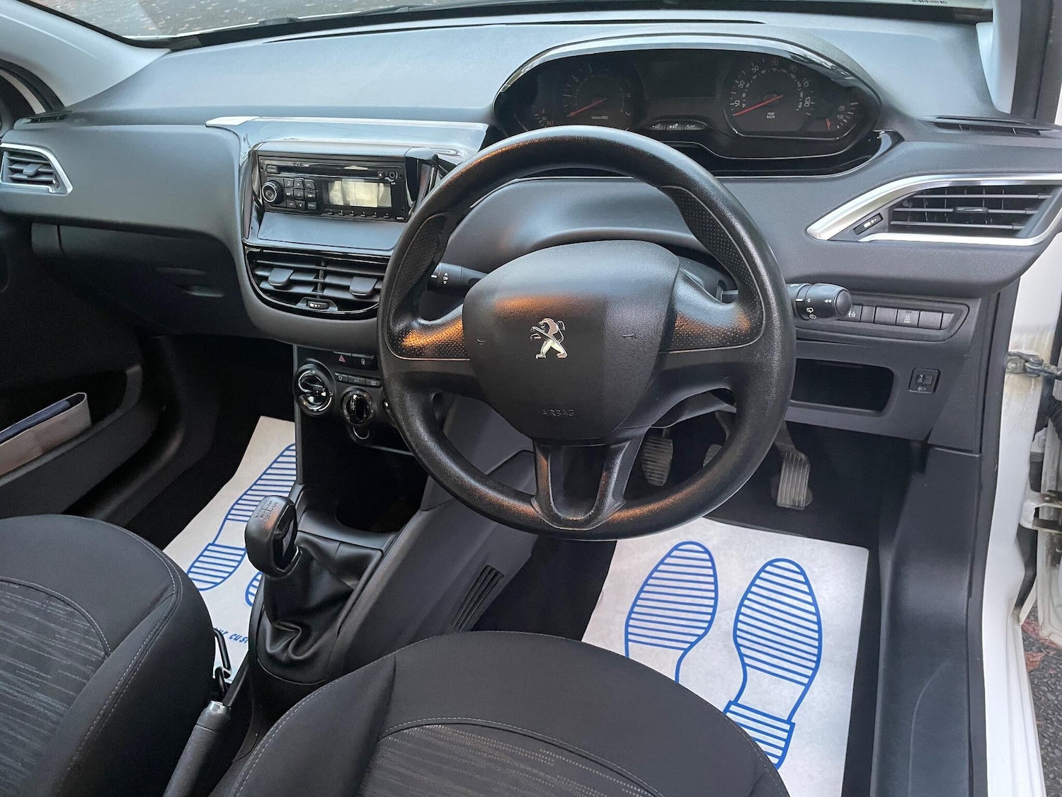 Used Peugeot 208 2012 for sale - 76370760: Photo 14