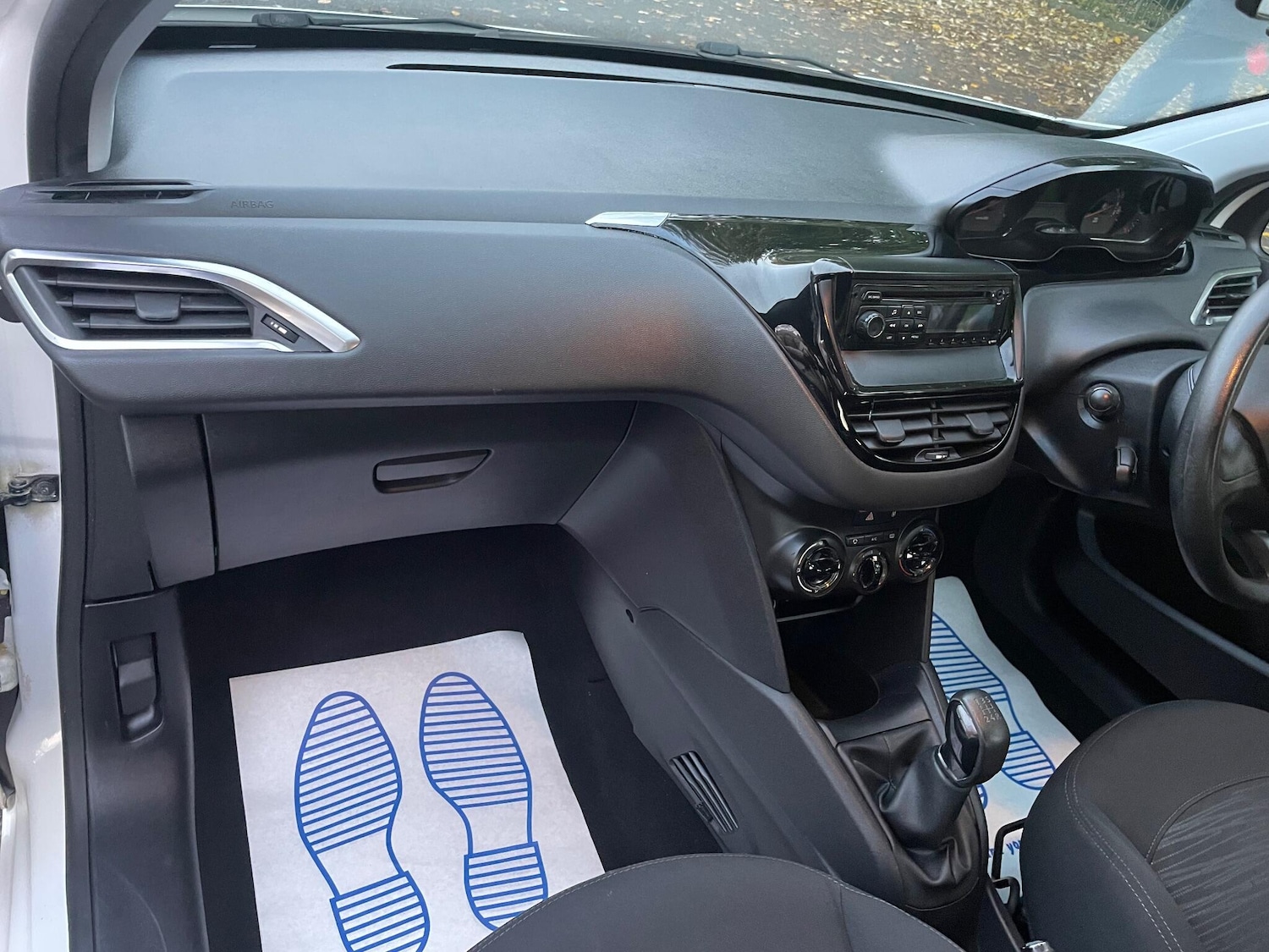 Used Peugeot 208 2012 for sale - 76370760: Photo 16