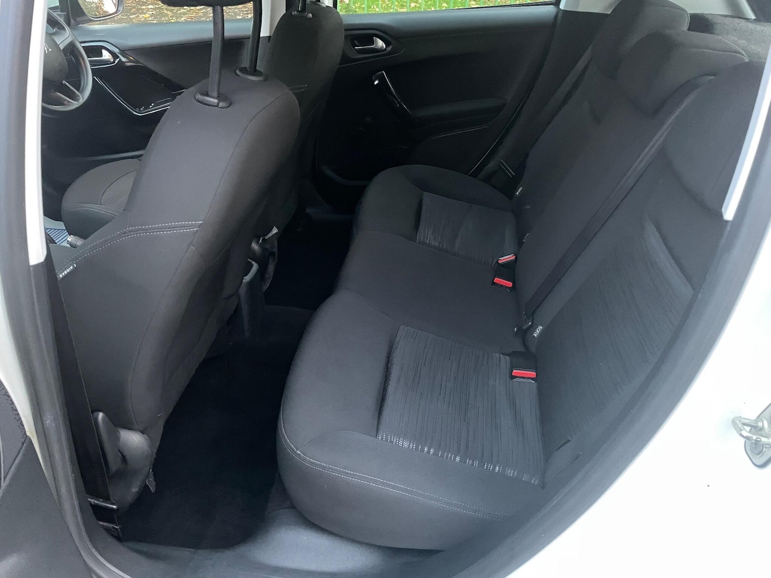 Used Peugeot 208 2012 for sale - 76370760: Photo 18