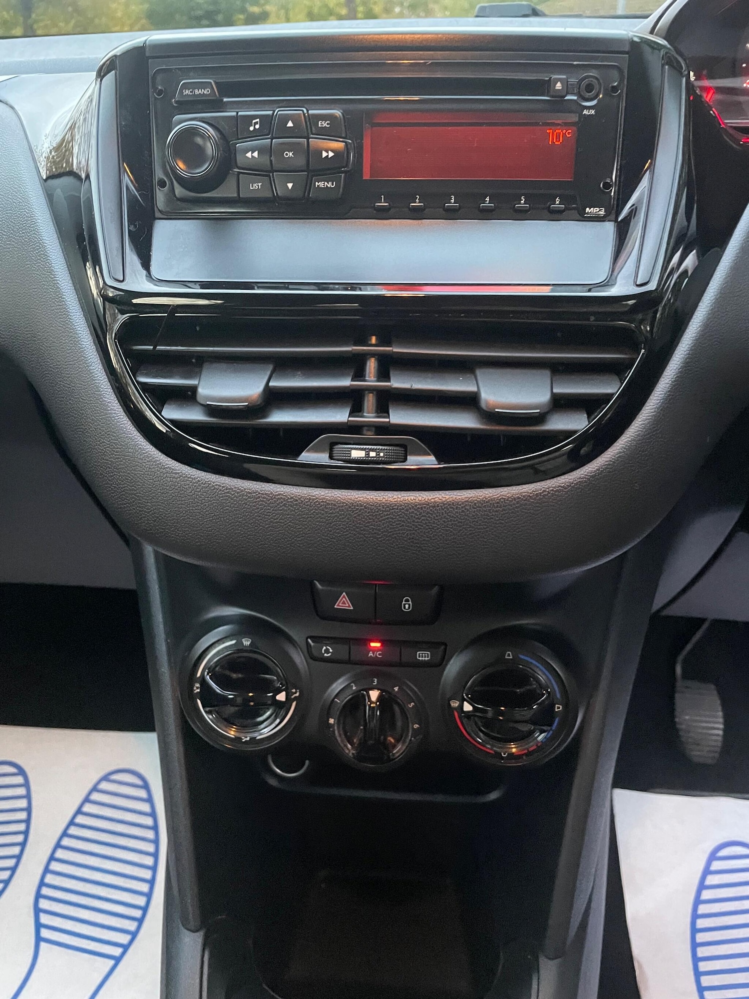 Used Peugeot 208 2012 for sale - 76370760: Photo 20