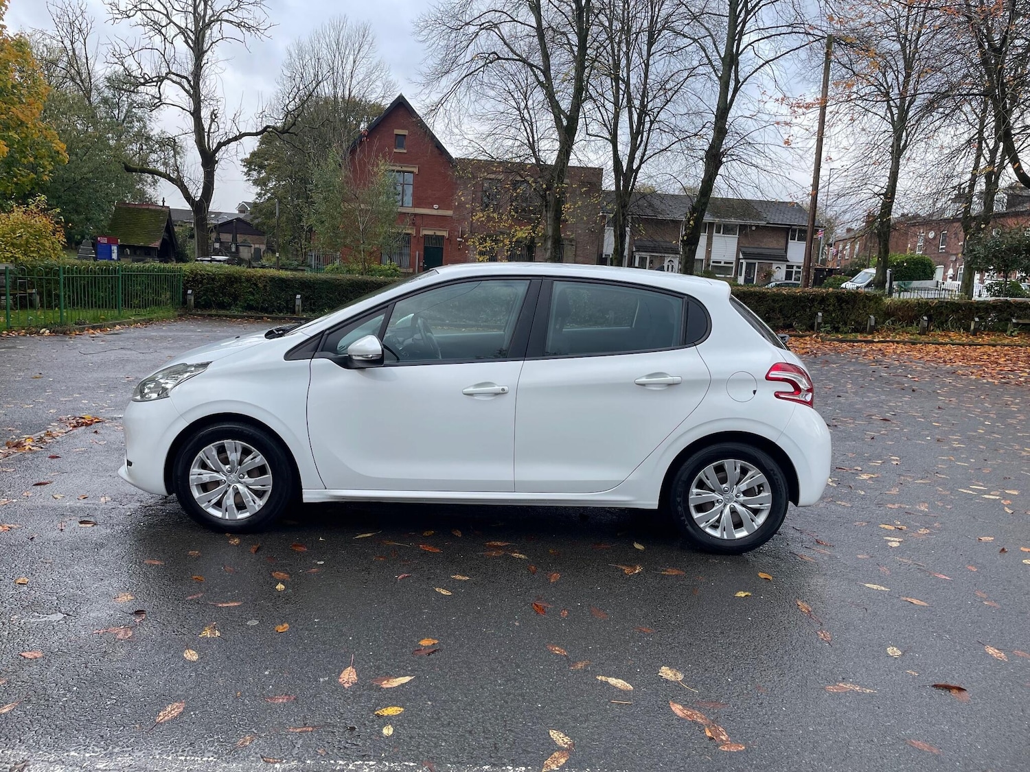 Used Peugeot 208 2012 for sale - 76370760: Photo 7