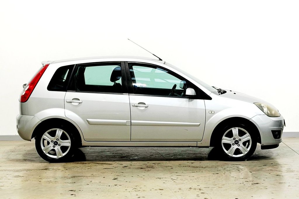 Used Ford Fiesta 2007 for sale - 76711624: Photo 4