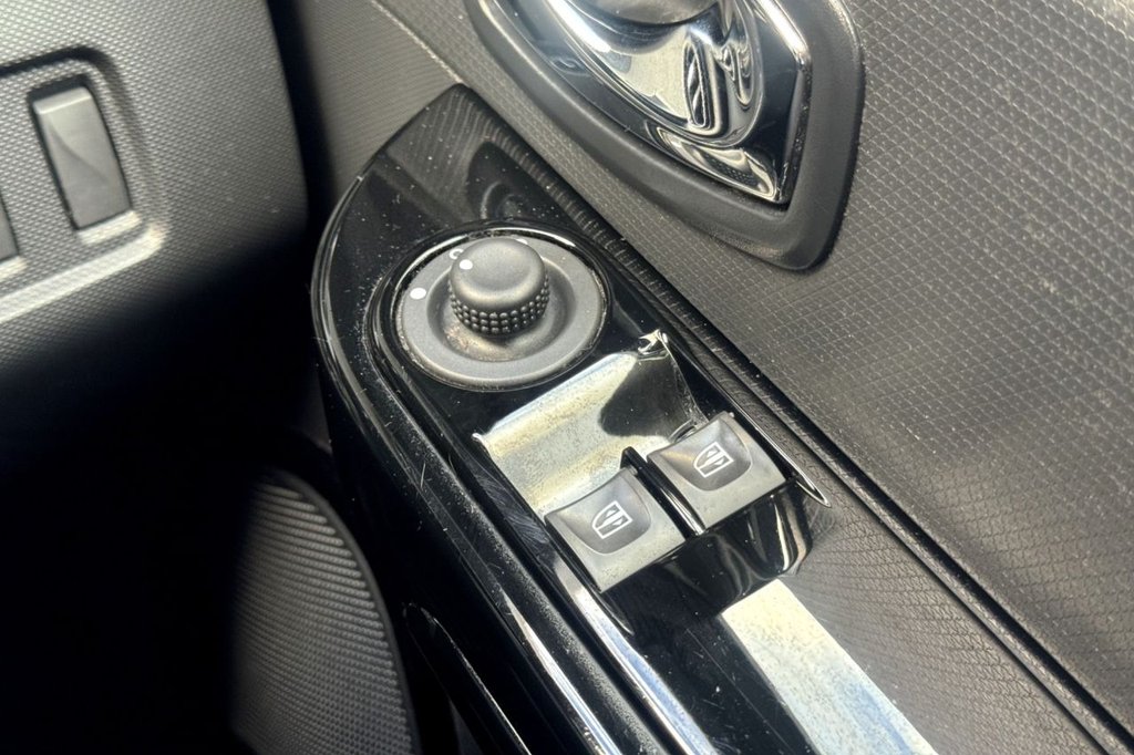 Used Renault Clio 2014 for sale - 76417279: Photo 19