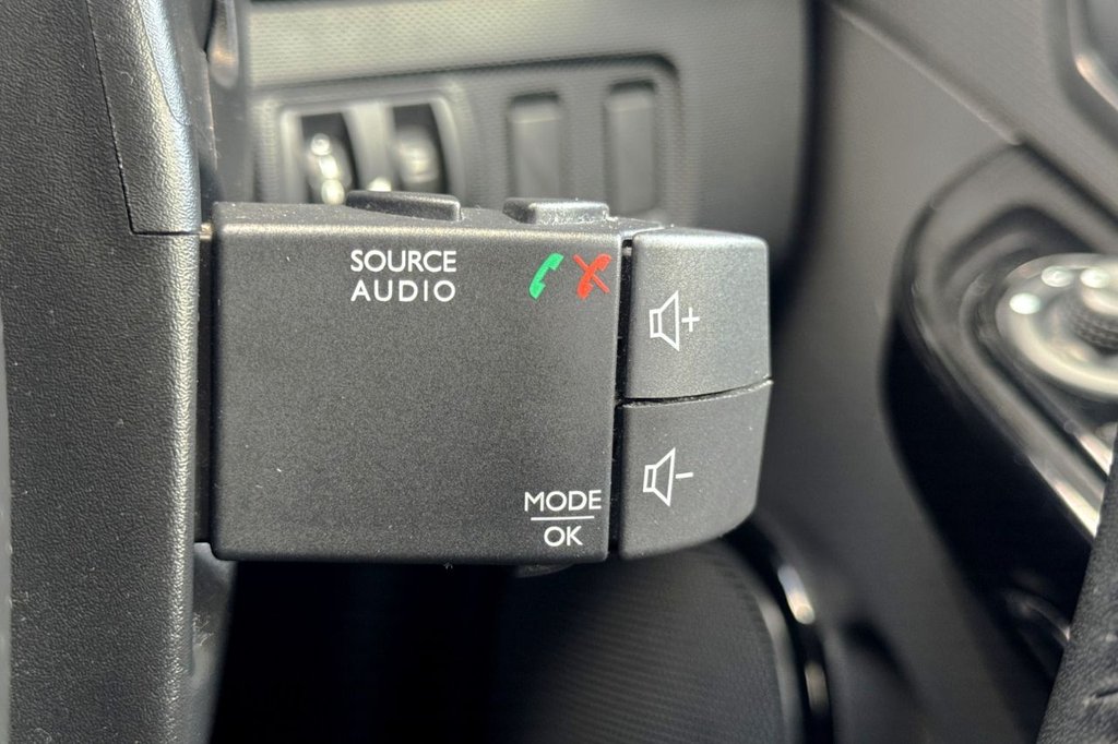 Used Renault Clio 2014 for sale - 76417279: Photo 22