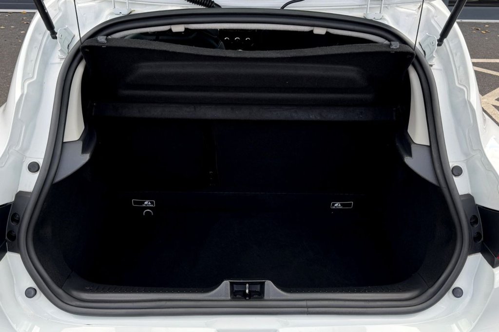 Used Renault Clio 2014 for sale - 76417279: Photo 24